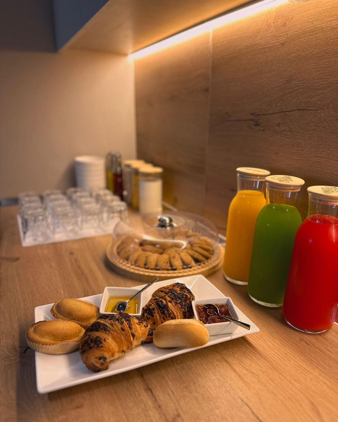 שקודר The Roots Boutique Hotel מראה חיצוני תמונה